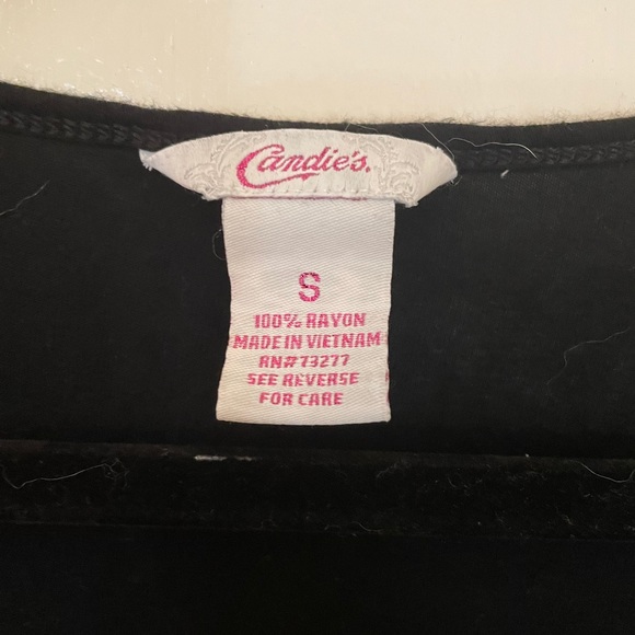 Black flowy Candie’s top - Picture 2 of 2